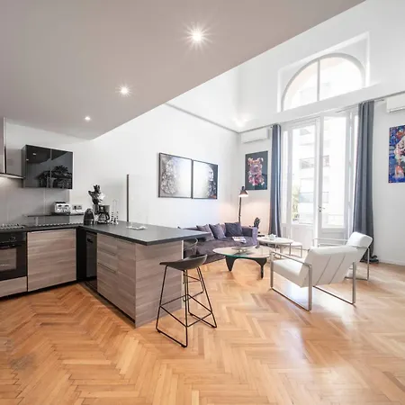 Triplex Gallia Luxe Apartment *